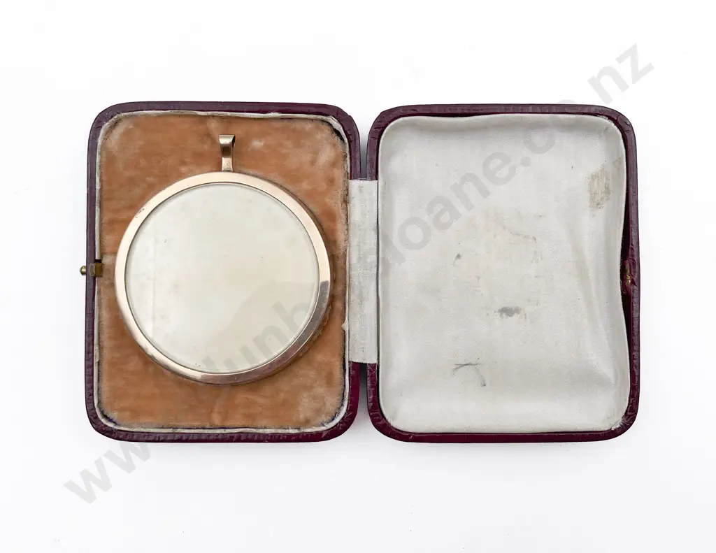 9ct Circular Miniature Frame Image 1++