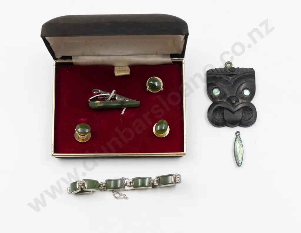 Original Boxed Gilt Metal and Greenstone Tie Clip and Studs Image 1++