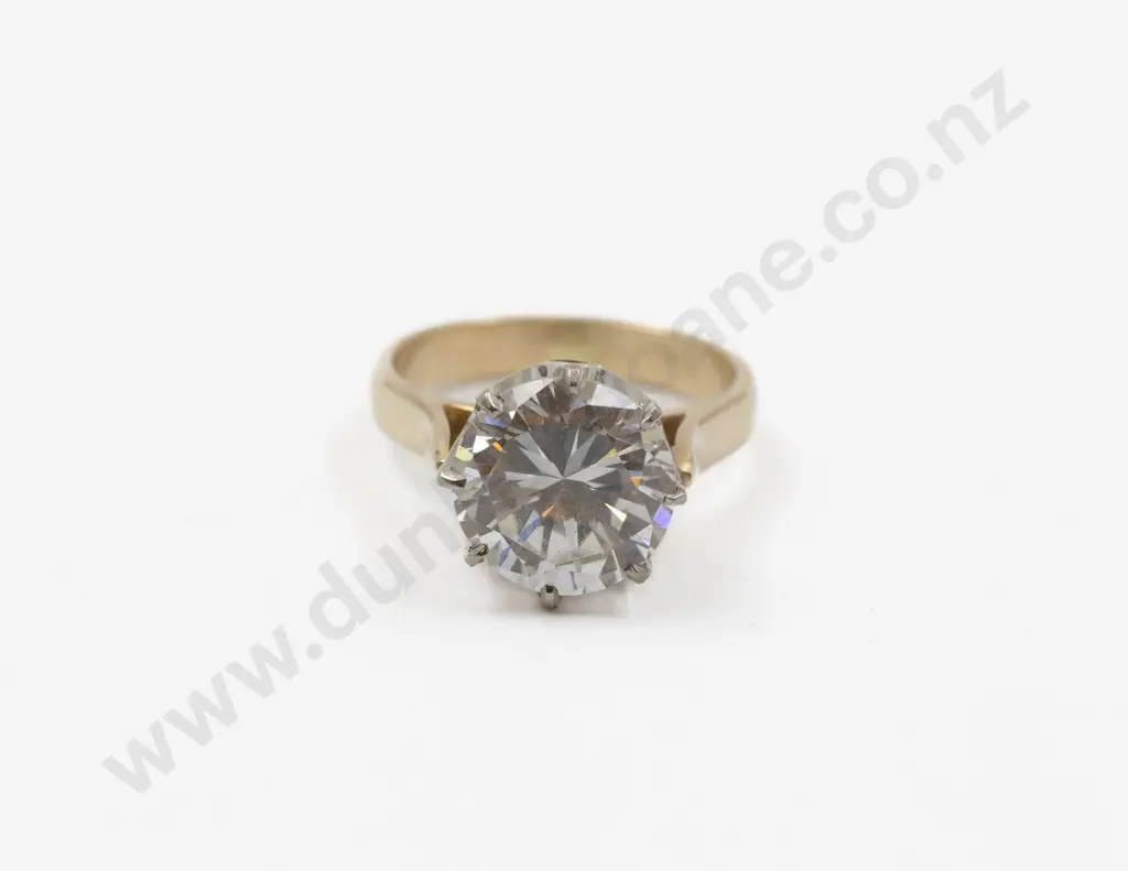 9ct/14ct Solitaire Crystal Ring Image 1++