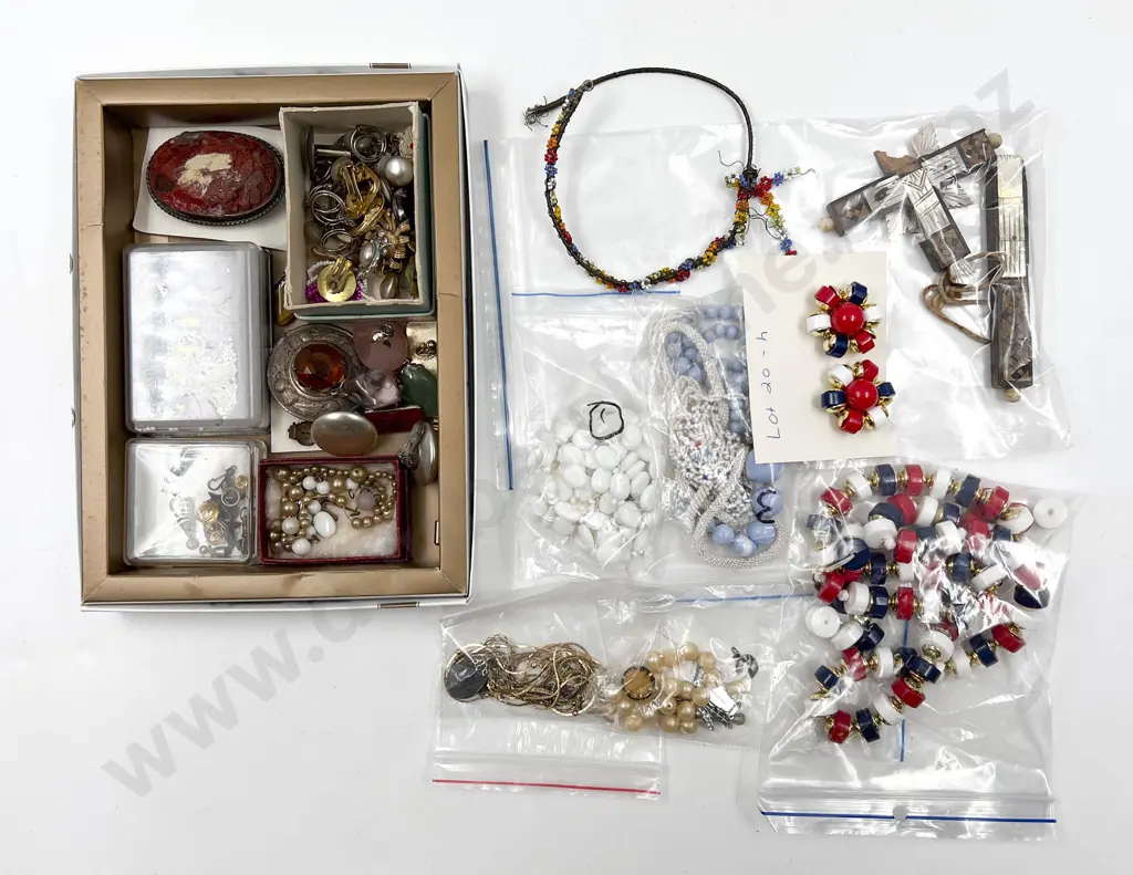 Collection 'Bits and Pieces' Image 1++