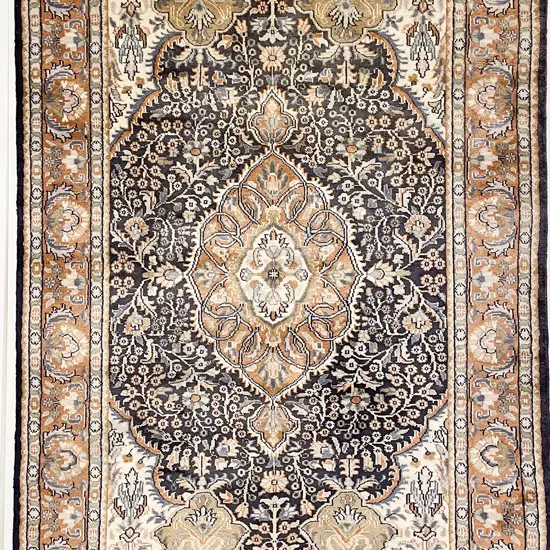 Vintage Single Medallion Floral Patterned Persian Rug