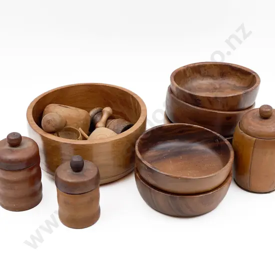 Selection Mid C20th Woodware