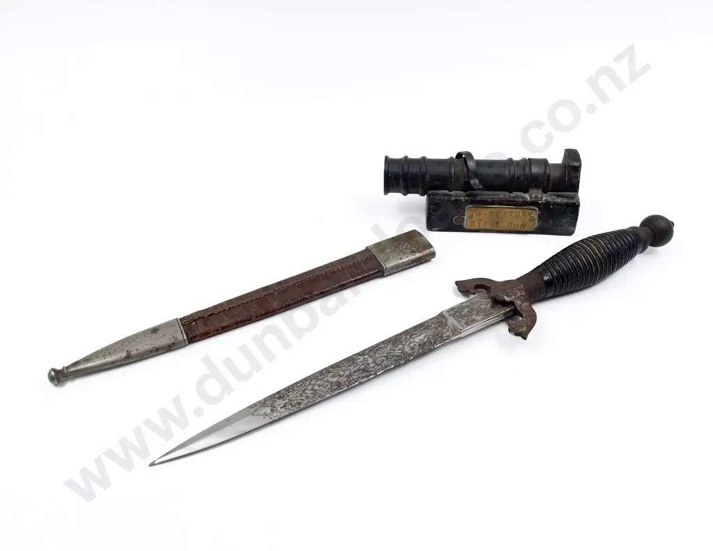 Small Siege Gun Model together with Vintage Dagger Image 1++