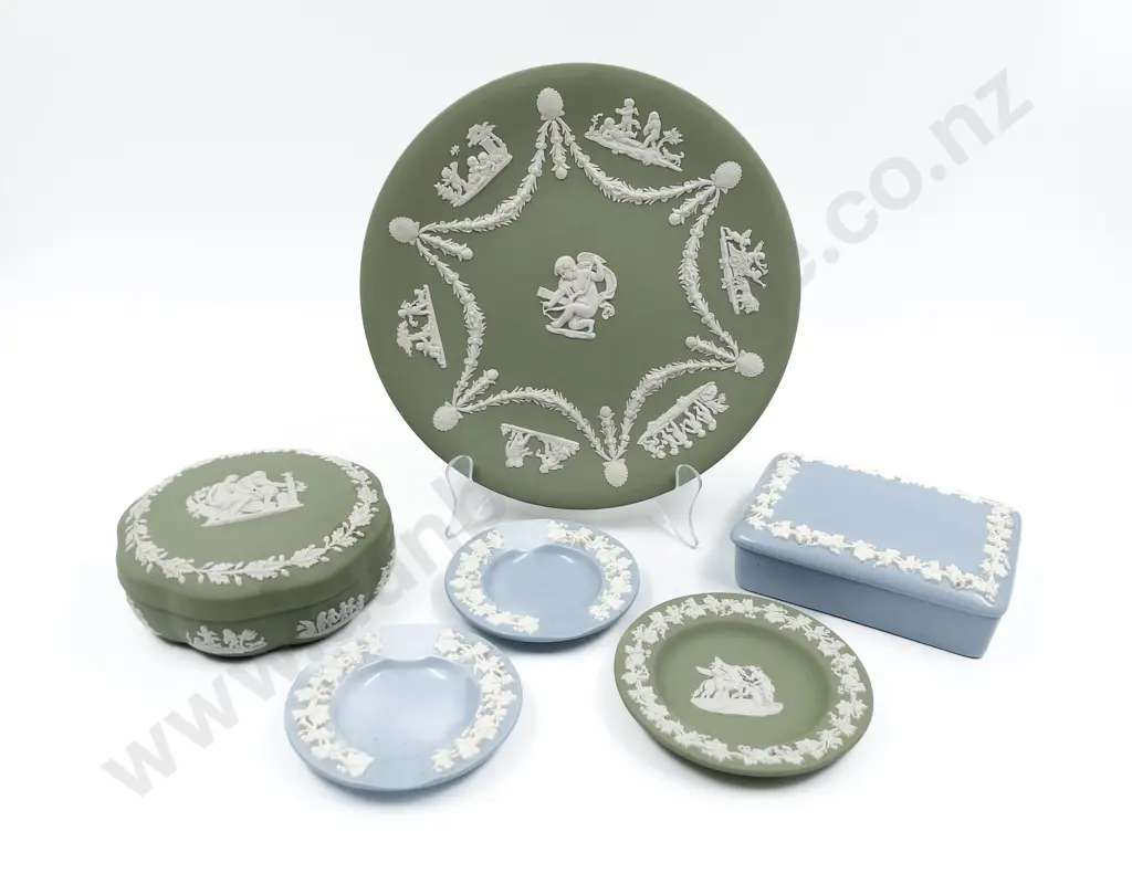Small Quantity of Assorted Wedgwood Image 1++