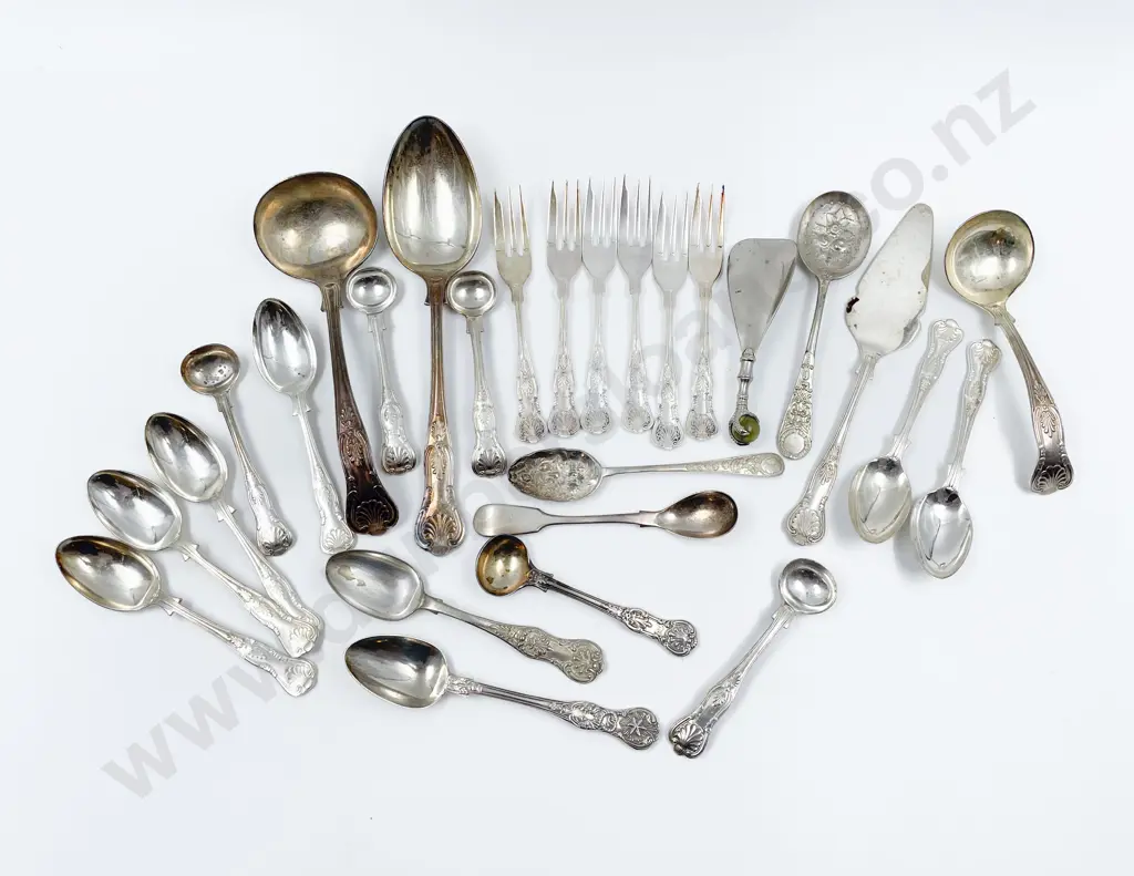 Quantity of Assorted Kings and Queens Patterned Cutlery including Four S/S Image 1++