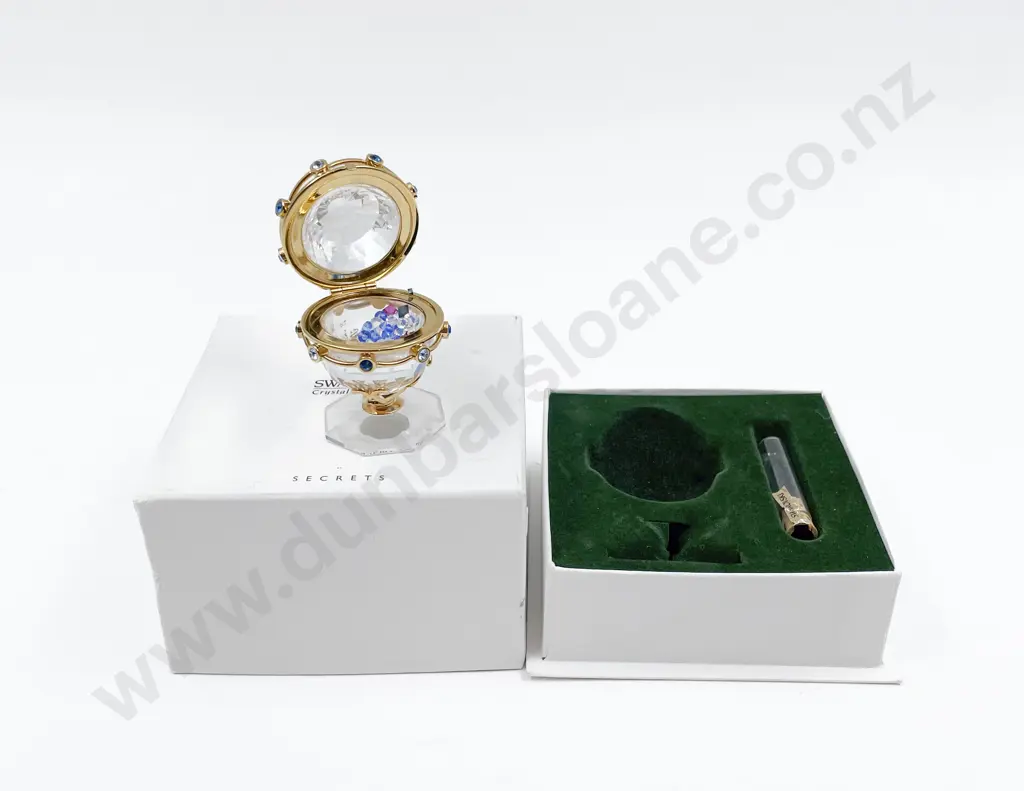 Boxed Swarovski Ornament Image 1++