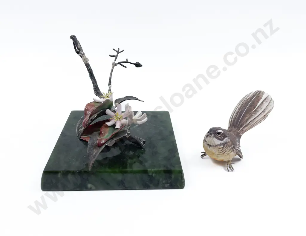 Hereford Fantail Ornament on Greenstone Base faults Image 1++