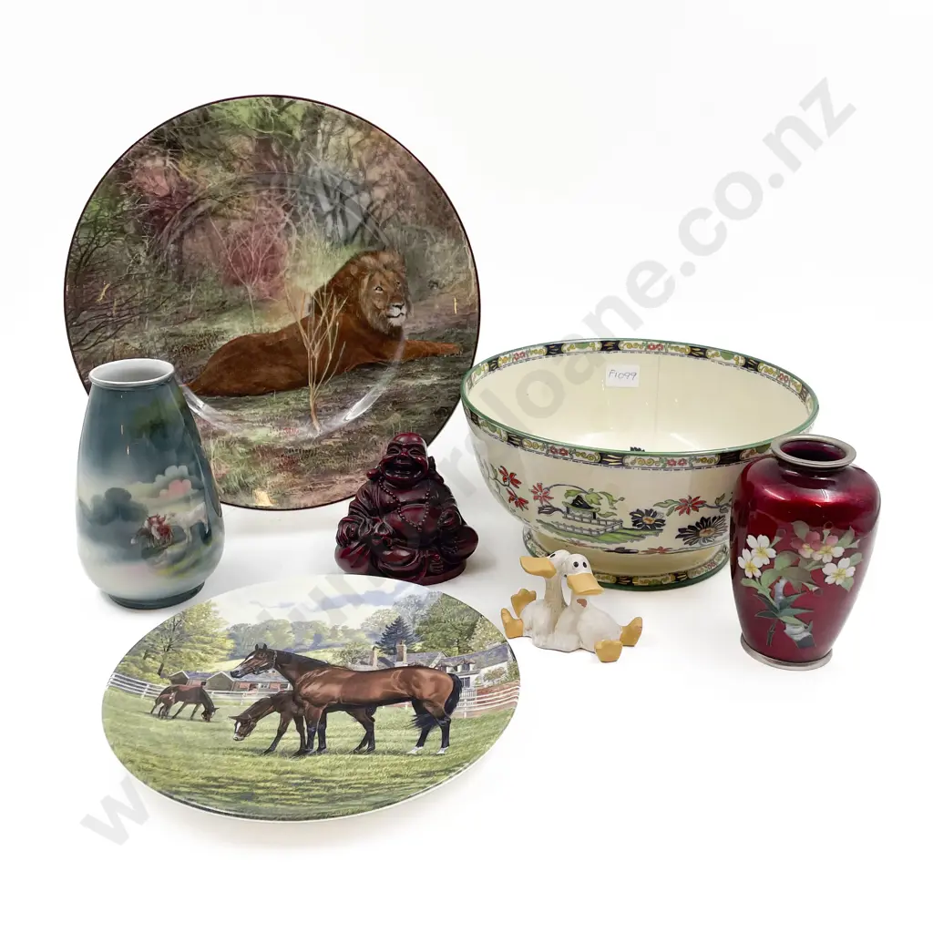 Small Quantity of Assorted including Ornaments etc Image 1++