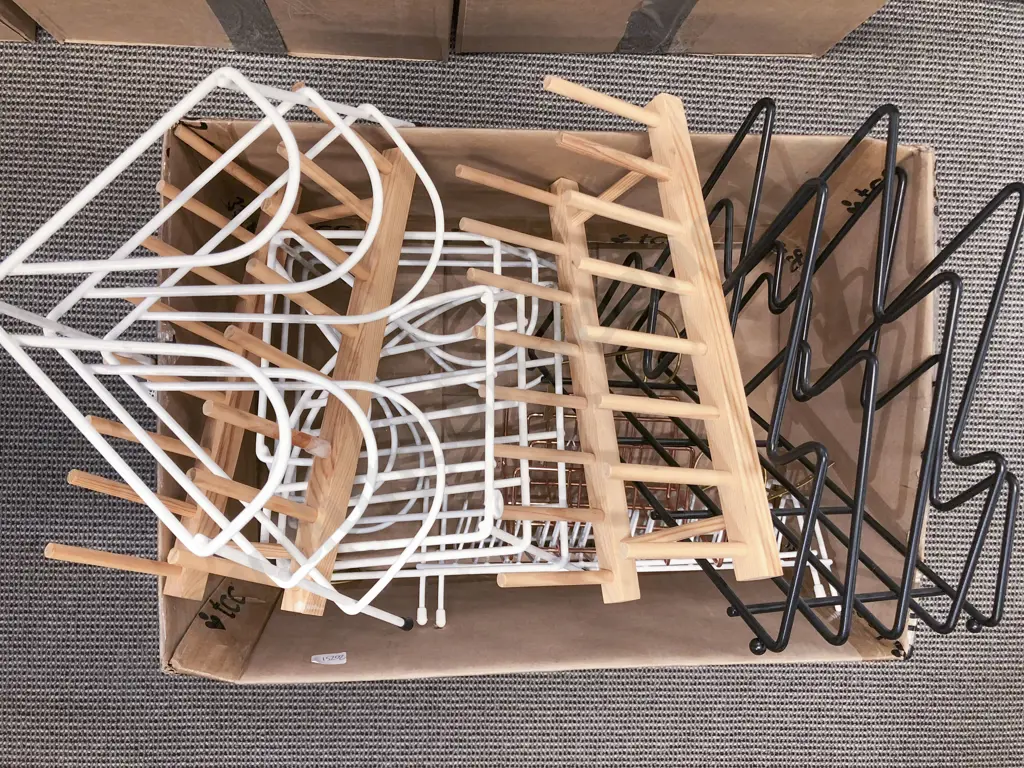 Boxed Quantity of Assorted Plate Racks Image 1++