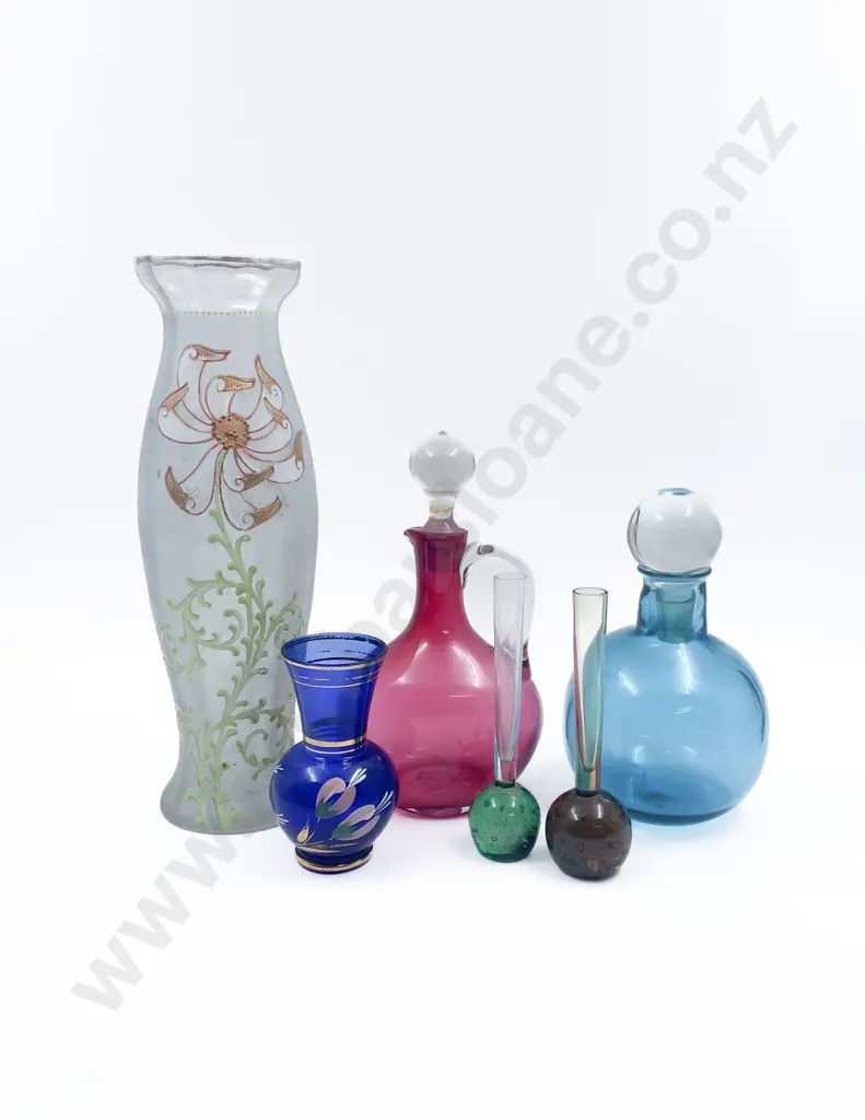 Quantity of Assorted Art Glass etc Image 1++