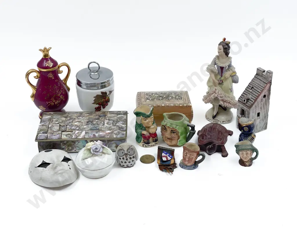Quantity of Assorted Ornaments and Inlaid Boxes Image 1++
