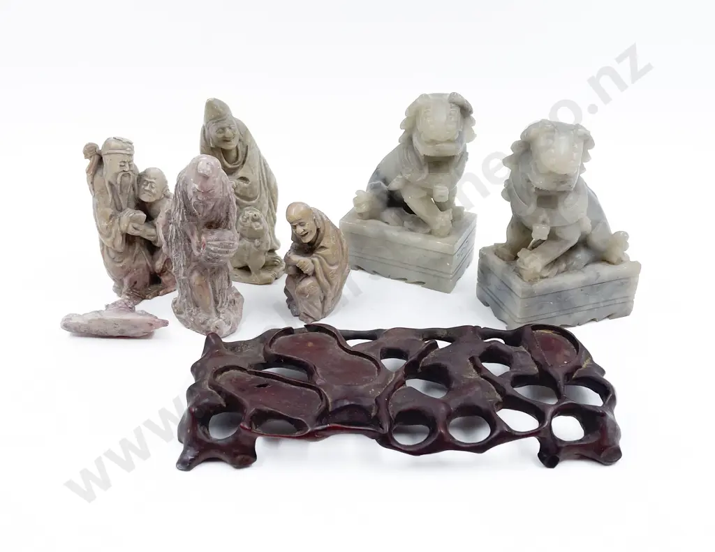 Quantity of Assorted Hardstone Figures etc Image 1++