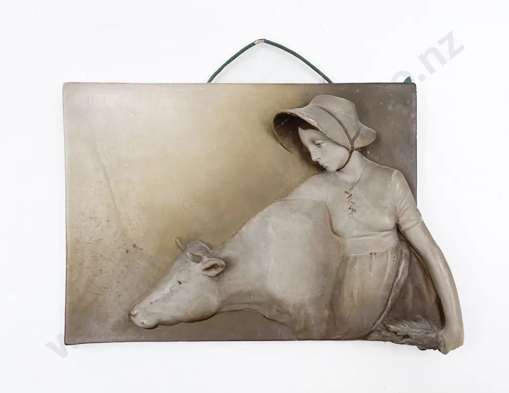 Vintage Wall Plaque repaired Image 1++