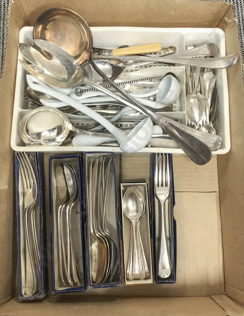 Quantity of Assorted Cutlery Image 1++