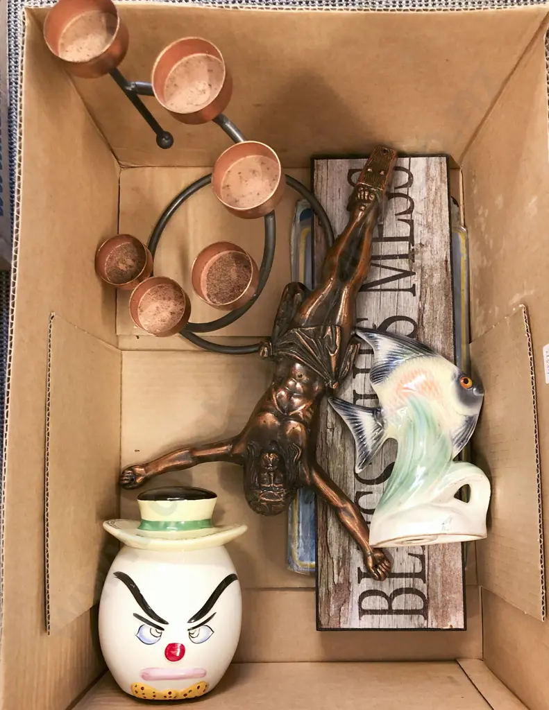 Box of Assorted Decorative Ornaments Image 1++