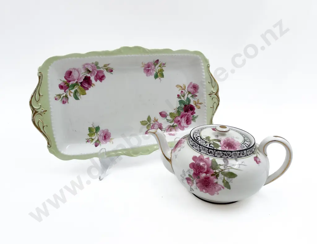 RD Tea Pot and Royal Albert Tray Image 1++