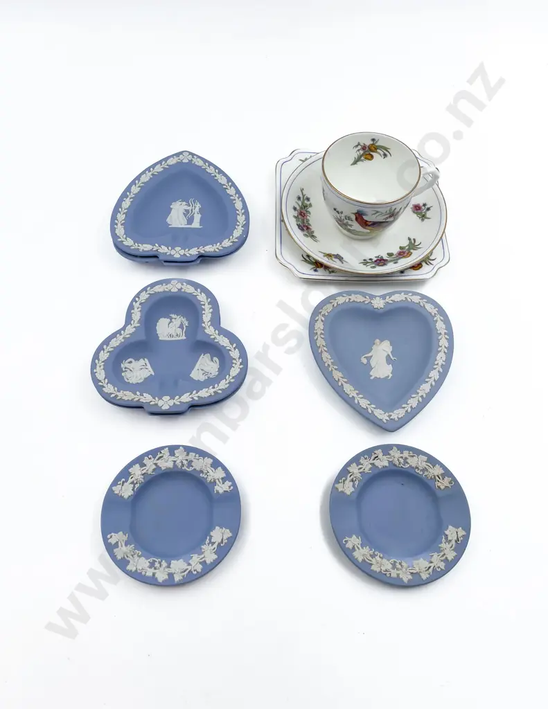 RD Trio together with Seven Wedgwood Dishes Image 1++
