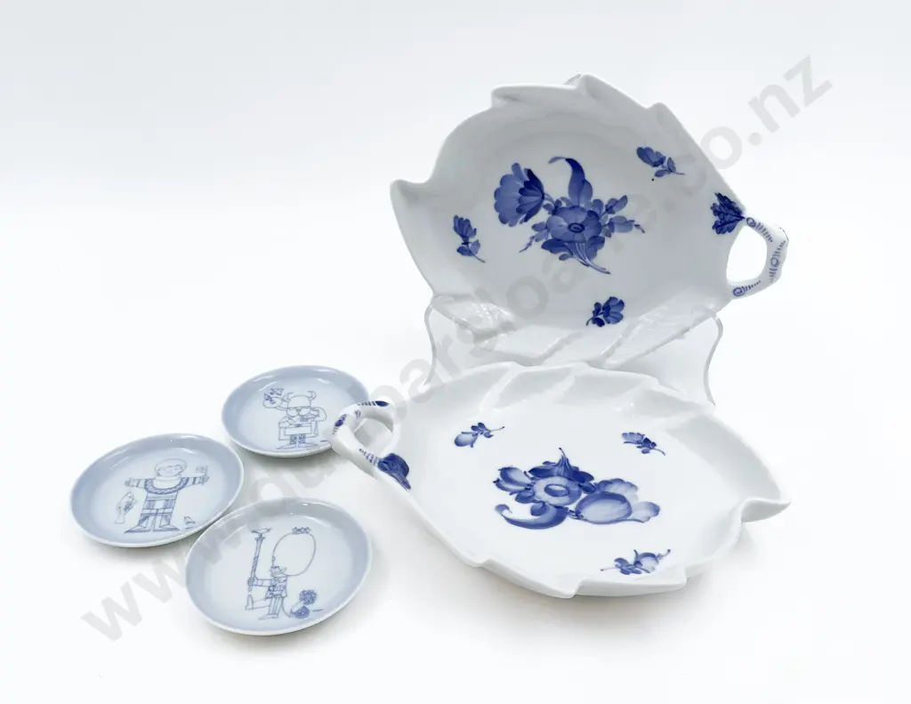 Pair of Royal Copenhagen Blue and White Leaf Form Dishes with Three Small B&G Dishes Image 1++