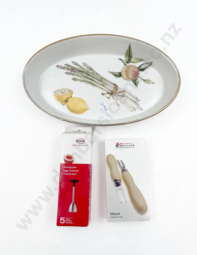 Royal Worcester Oven Dish With Boxed Egg Cracker etc Image 1++