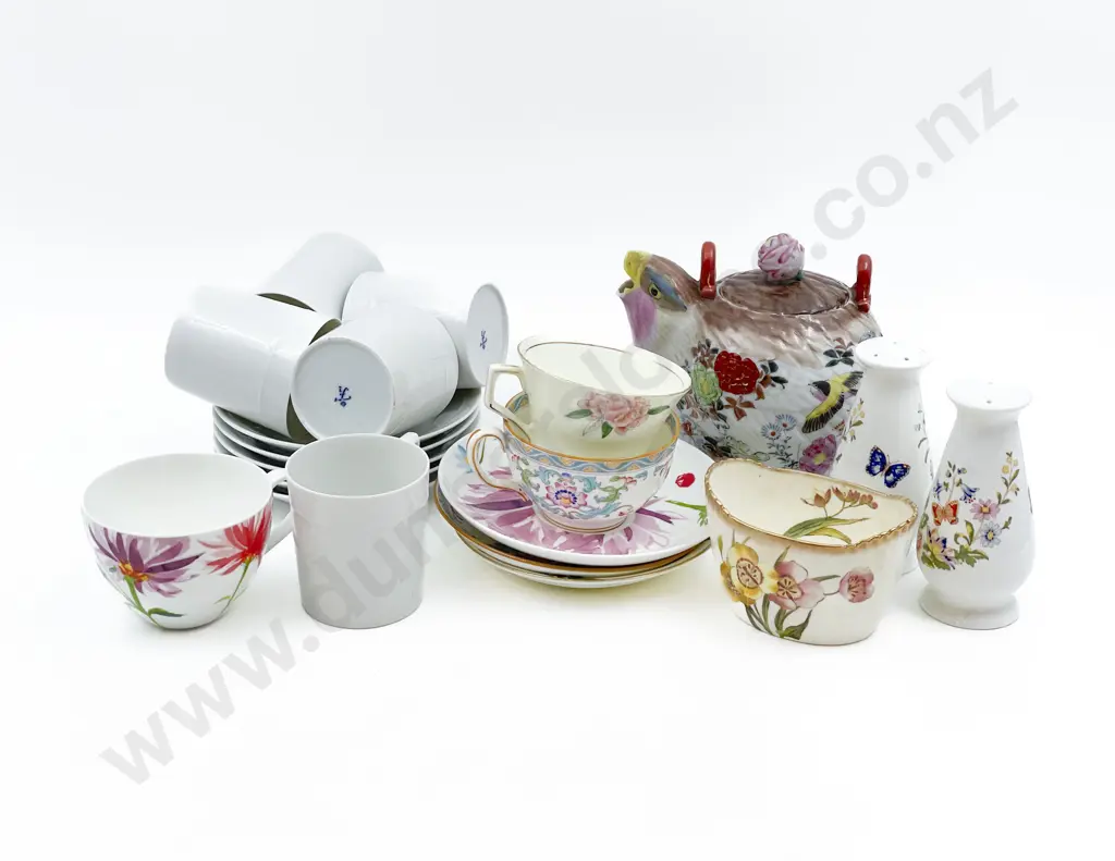 Box of Assorted Fancy China Image 1++
