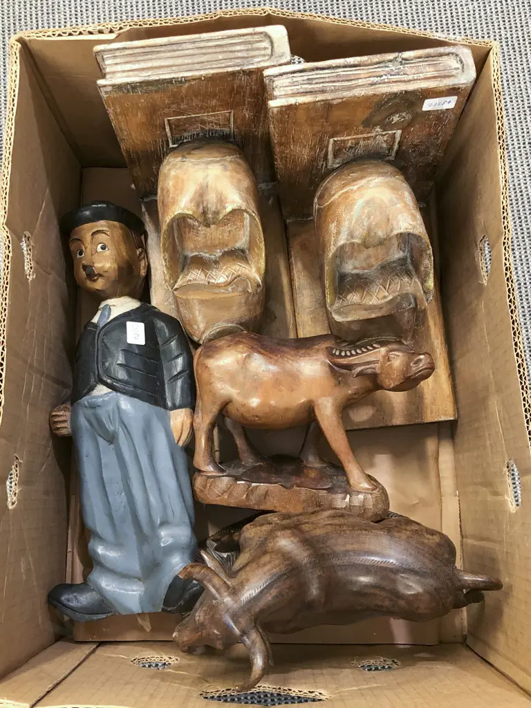 Qty of Assorted Woodware Image 1++