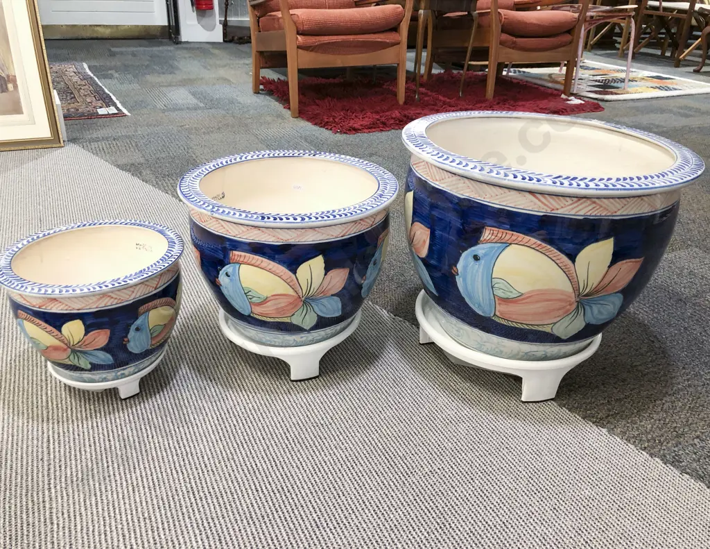 Graduated Set of Three Plant Pots Image 1++