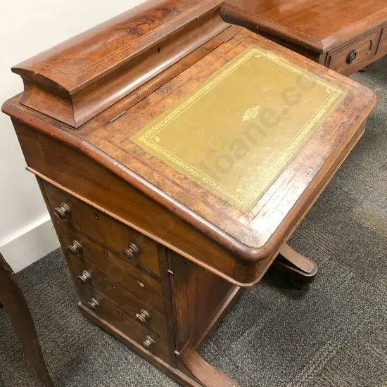 Late Victorian Walnut & Inlaid Davenport