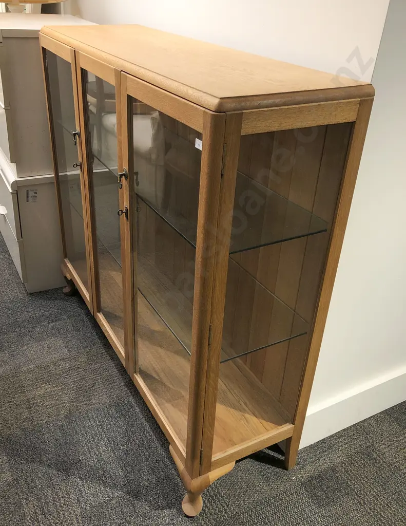 Glazed Oak China Cabinet Image 1++