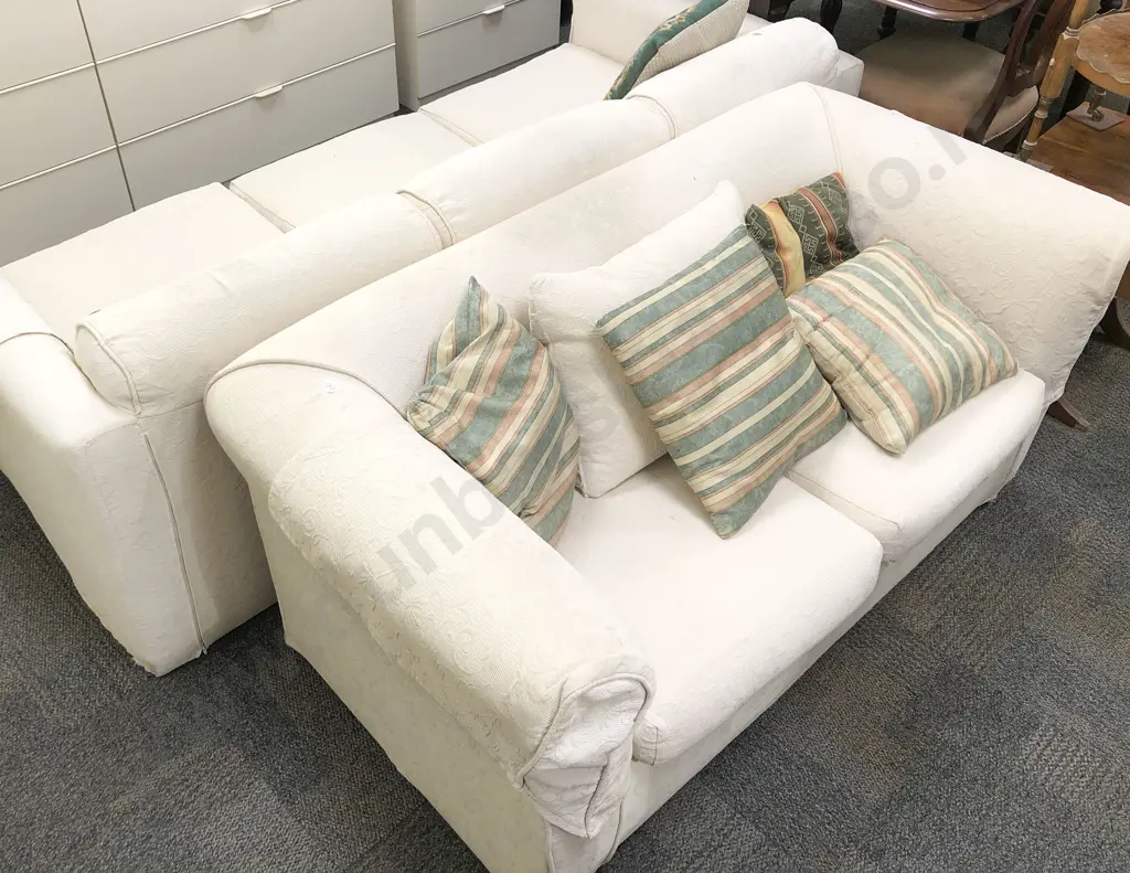 Two Piece Lounge Suite Image 1++