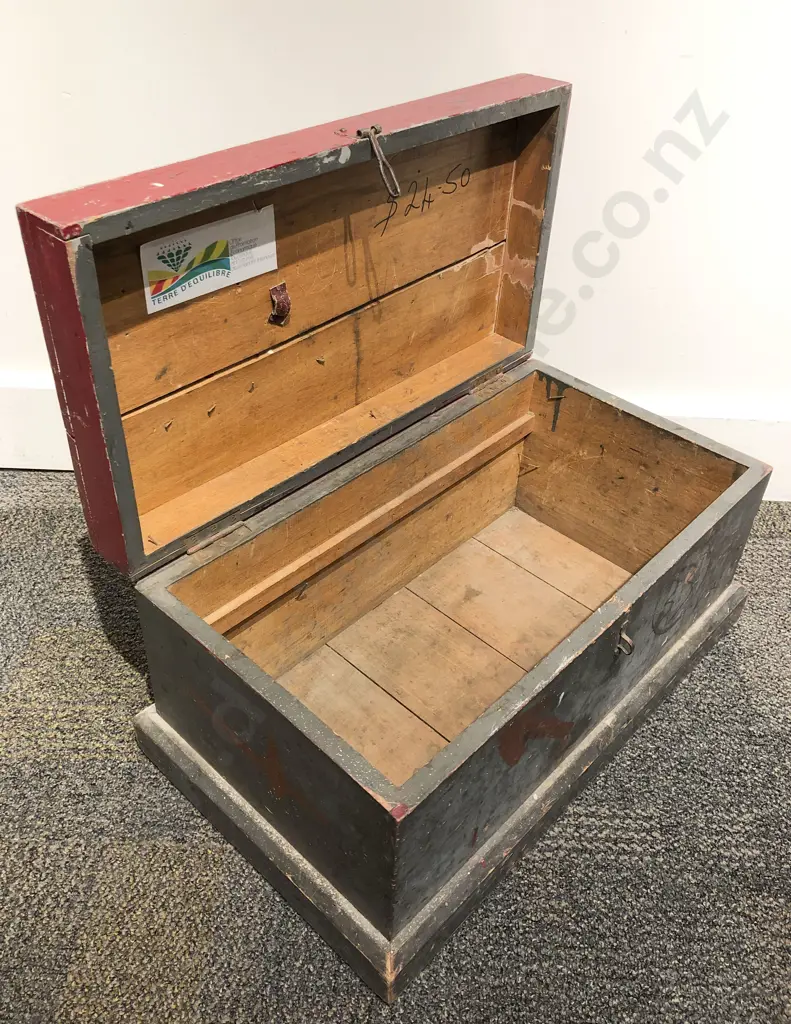 Vintage Tool Chest Image 1++