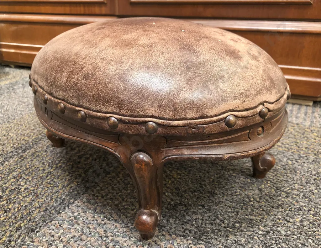 Small Oval Leather Topped Foot Stool Image 1++