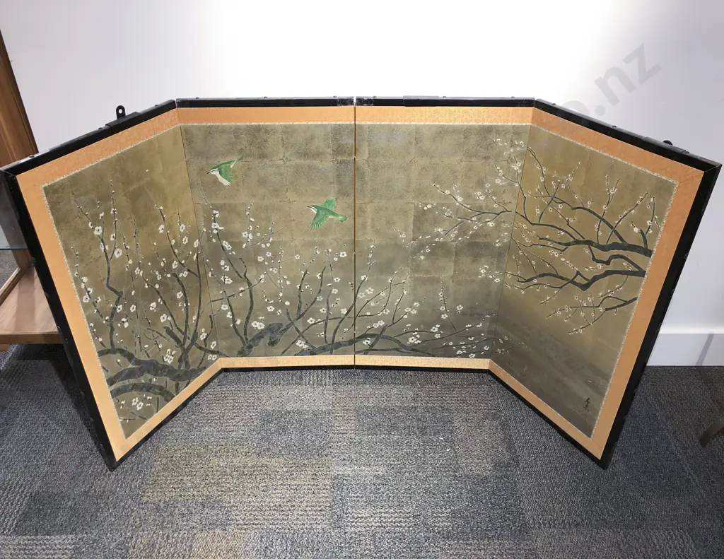 Four Panel Table Screen Image 1++