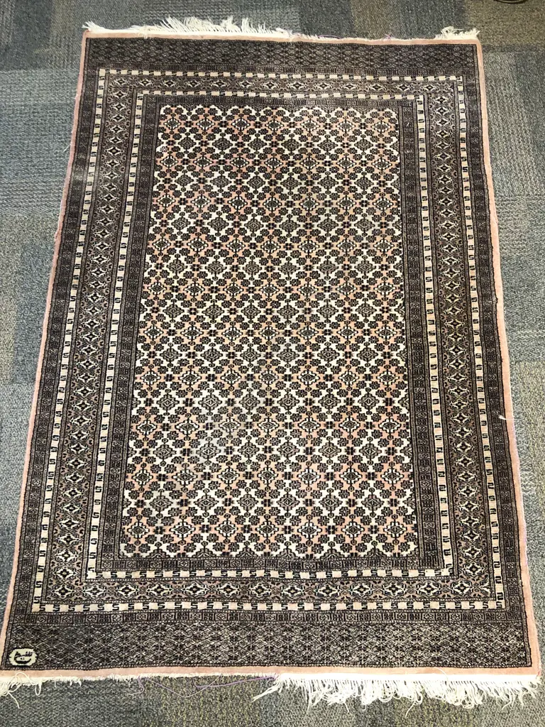 Persian Woollen Rug Image 1++