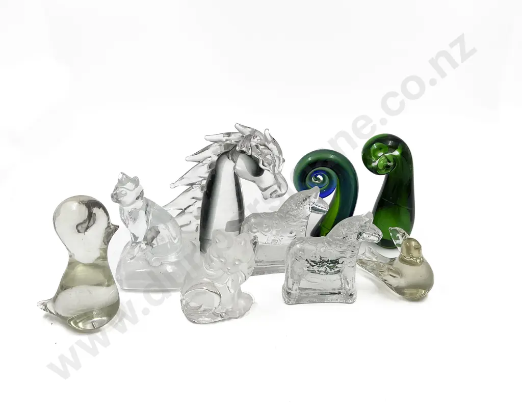 Quantity of Assorted Art Glass Ornaments Image 1++