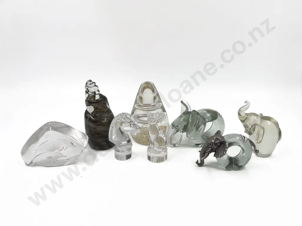 Quantity of Assorted Art Glass etc Image 1++