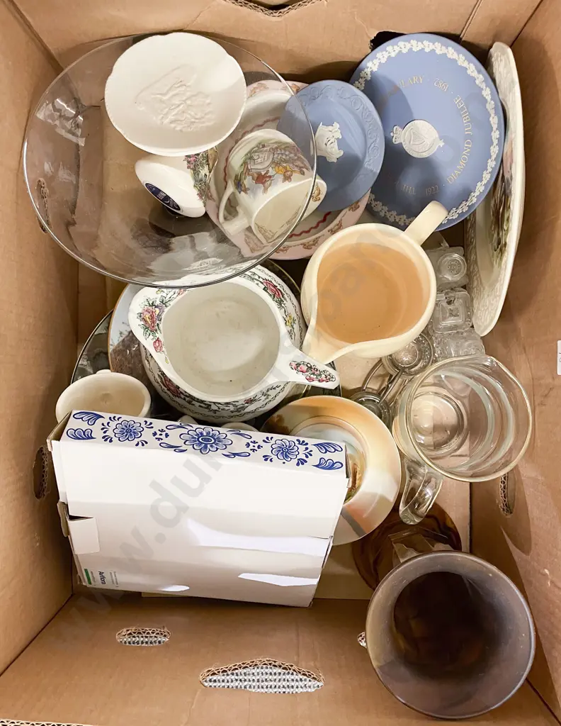 Quantity of Assorted China and Glass Ware Image 1++