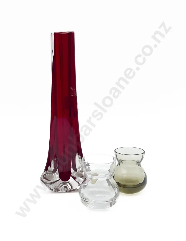 Art Glass Vase and Two Pieces of Whitefriars Image 1++