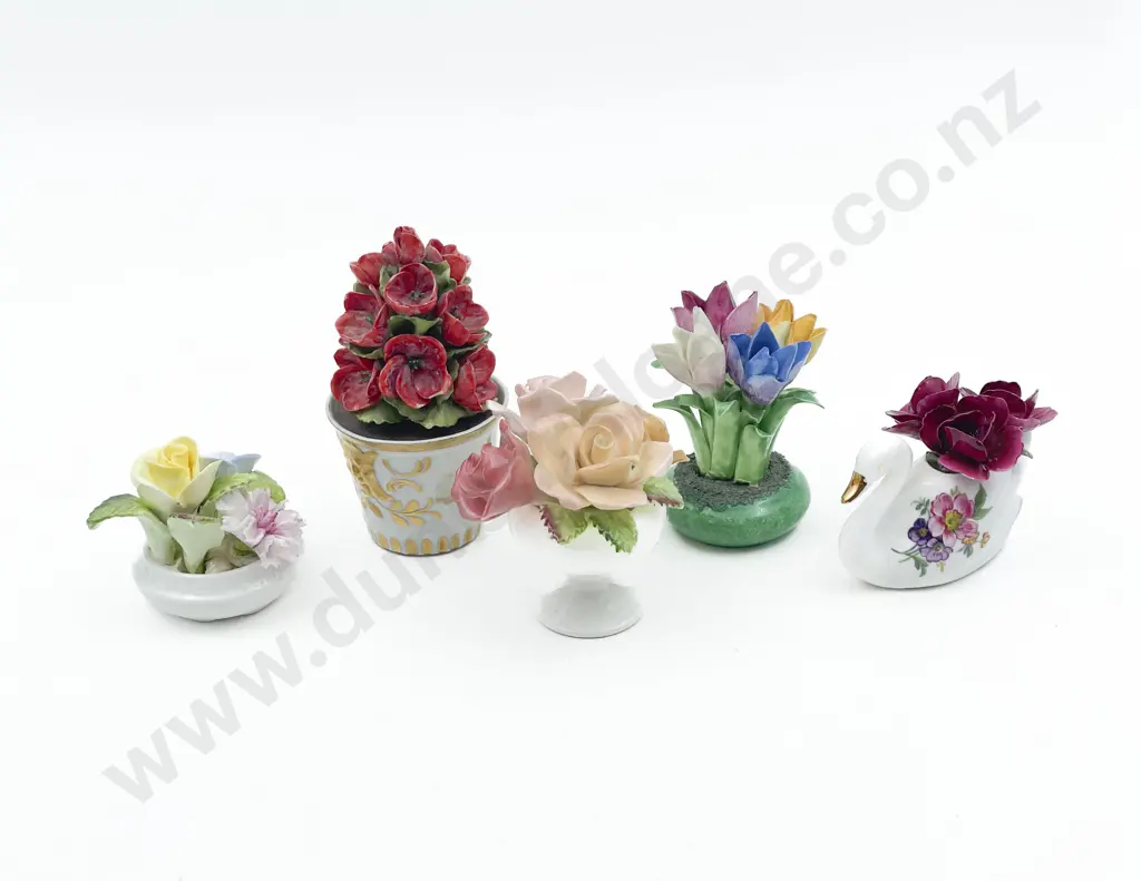Five Assorted Ceramic Flower Ornaments Image 1++