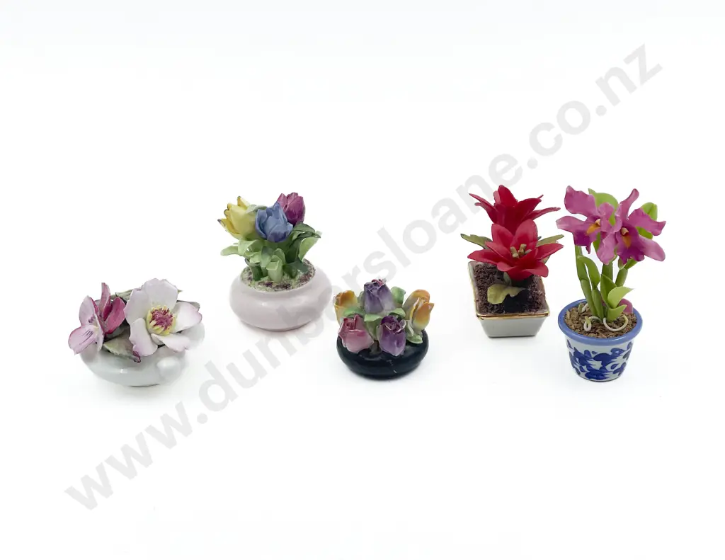 Five Assorted Ceramic Flower Ornaments Image 1++