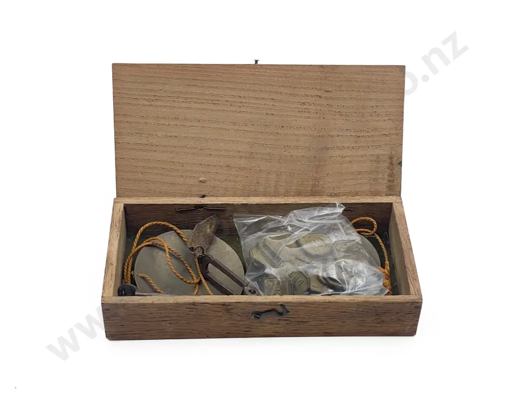 Small Balance Scale and Assorted Weights in Case Image 1++