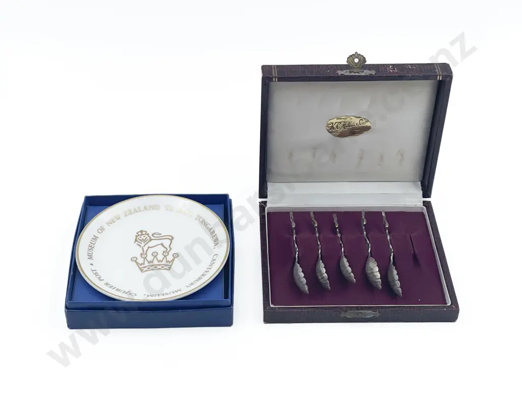NZ Com. Dish with Five Assorted Teaspoons Image 1++