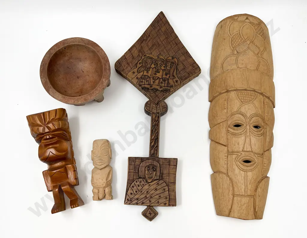 Quantity of Assorted Tourist Ware Including Shield with Tiki Motif Image 1++