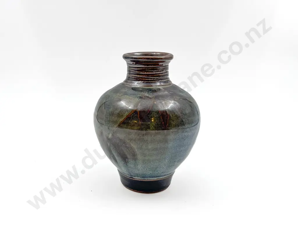 Ovoid Vase with Ribbed Neck Image 1++