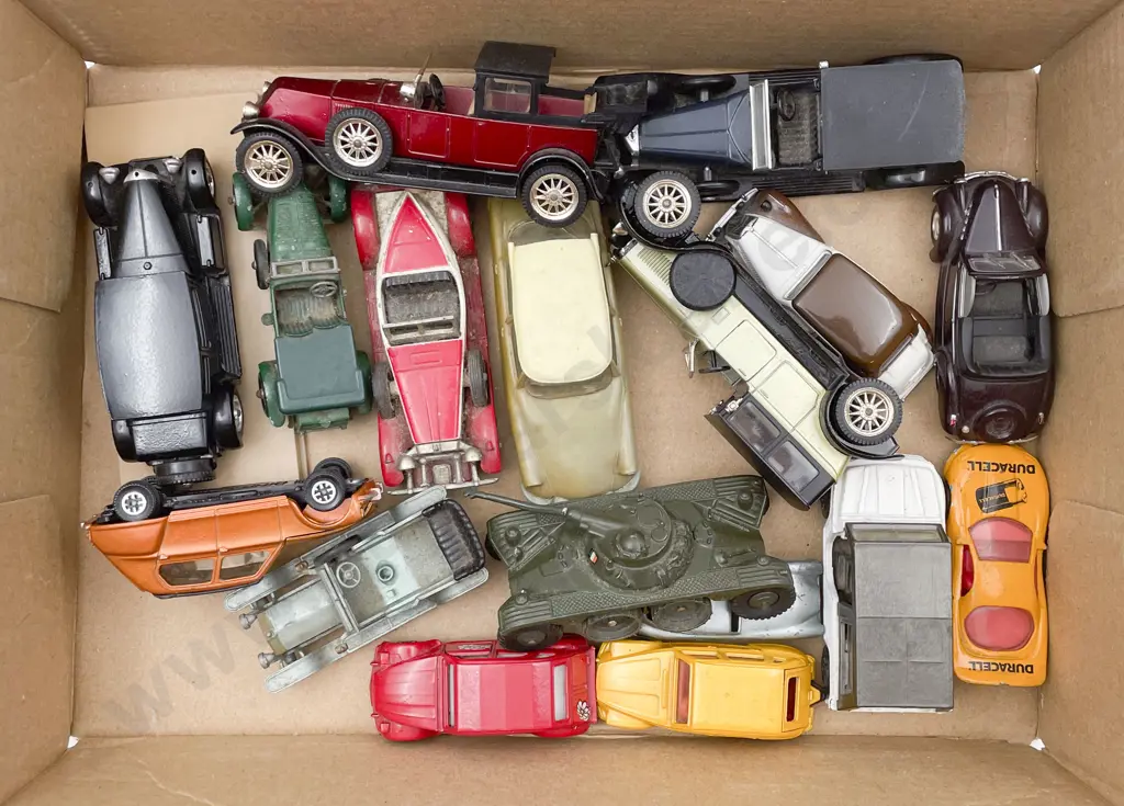 Quantity of Assorted Die Cast Models Image 1++