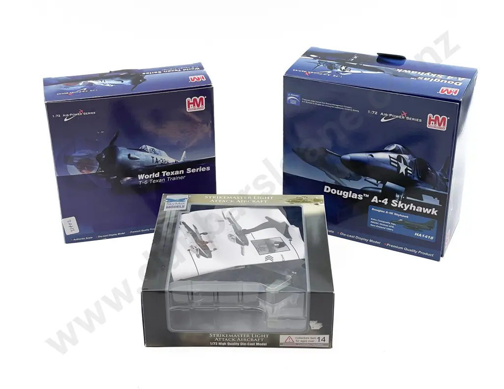 Three Assorted Die Cast Aircraft Models Image 1++