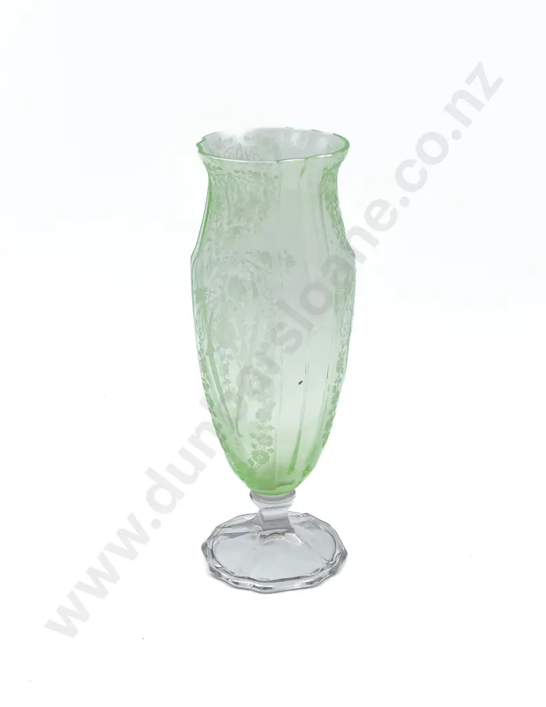 Victorian Green Glass Vase Image 1++