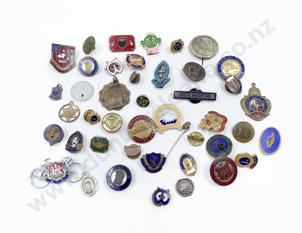 Quantity of Assorted Vintage Badges Image 1++