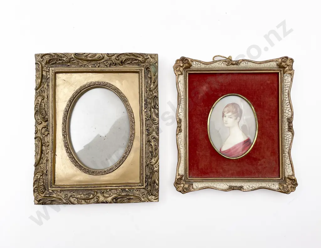 Framed Portrait Miniature & Gilt Photo Frame Image 1++