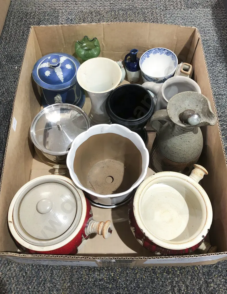 Box of Assorted Pottery and Stoneware etc Image 1++