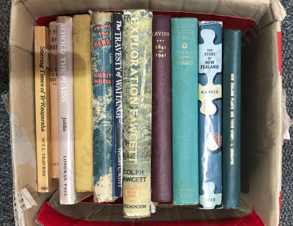 Box of Assorted Early NZ Reference Volumes Image 1++